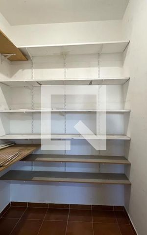 Apartamento para alugar com 240m², 4 quartos e 4 vagas Apartamento para alugar com 240m², 4 quartos e 4 vagasQuarto de Serviço 2
