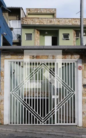 Casa à venda com 186m², 3 quartos e 4 vagasFachada