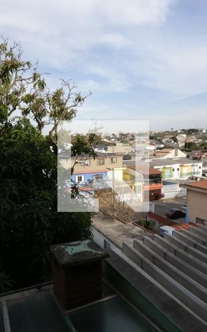 Casa à venda com 186m², 3 quartos e 4 vagasSacada Suíte 2