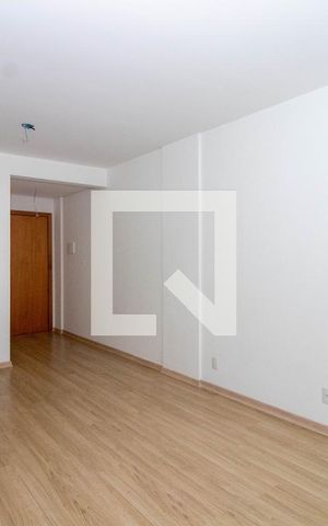 Apartamento à venda com 80m², 3 quartos e 1 vaga Apartamento à venda com 80m², 3 quartos e 1 vagaSala