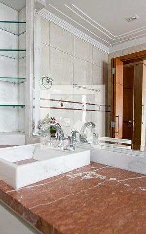 Apartamento para alugar com 168m², 3 quartos e 3 vagas Apartamento para alugar com 168m², 3 quartos e 3 vagasBanheiro da Suíte 2