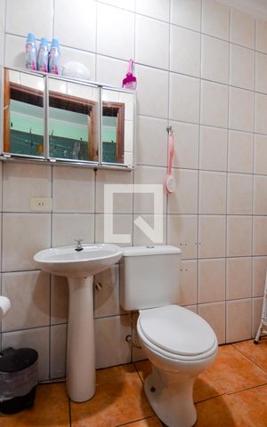 Casa à venda com 153m², 2 quartos e 2 vagasBanheiro de Serviço