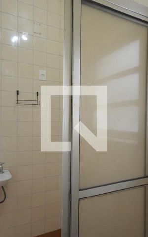 Apartamento à venda com 153m², 3 quartos e sem vaga Apartamento à venda com 153m², 3 quartos e sem vagaBanheiro de Serviço