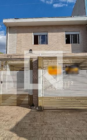 Casa à venda com 1972m², 2 quartos e 2 vagas Casa à venda com 1972m², 2 quartos e 2 vagasFachada
