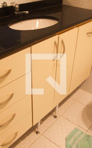 Apartamento à venda com 74m², 3 quartos e sem vaga Apartamento à venda com 74m², 3 quartos e sem vagaDetalhe do banheiro