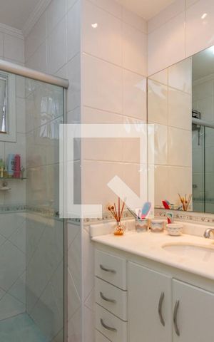 Casa à venda com 149m², 3 quartos e 2 vagas Casa à venda com 149m², 3 quartos e 2 vagasBanheiro