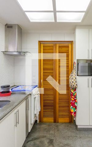Casa à venda com 149m², 3 quartos e 2 vagas Casa à venda com 149m², 3 quartos e 2 vagasCozinha