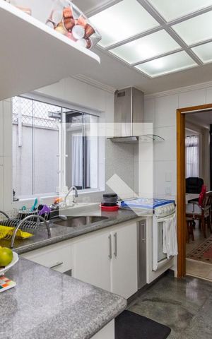 Casa à venda com 149m², 3 quartos e 2 vagas Casa à venda com 149m², 3 quartos e 2 vagasCozinha
