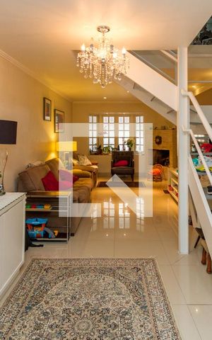 Casa à venda com 149m², 3 quartos e 2 vagas Casa à venda com 149m², 3 quartos e 2 vagasSala