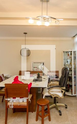 Casa à venda com 149m², 3 quartos e 2 vagas Casa à venda com 149m², 3 quartos e 2 vagasSala de Jantar