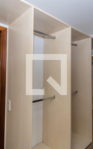 Casa à venda com 280m², 5 quartos e 6 vagasQuarto Suíte 1-Closet