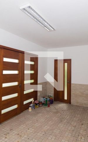 Casa à venda com 280m², 5 quartos e 6 vagasGaragem