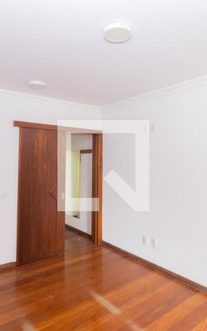 Casa à venda com 280m², 5 quartos e 6 vagasQuarto Suíte 1