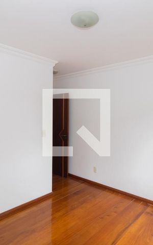 Casa à venda com 280m², 5 quartos e 6 vagasQuarto 2