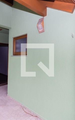 Casa à venda com 280m², 5 quartos e 6 vagasQuarto Suíte 1-Varanda
