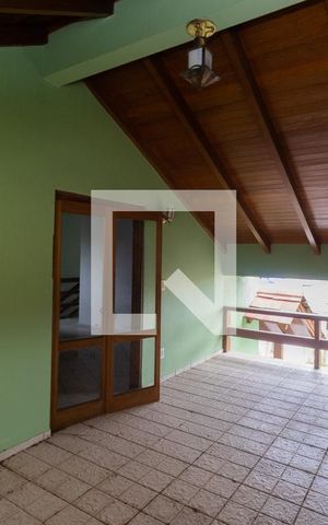 Casa à venda com 280m², 5 quartos e 6 vagasSótão