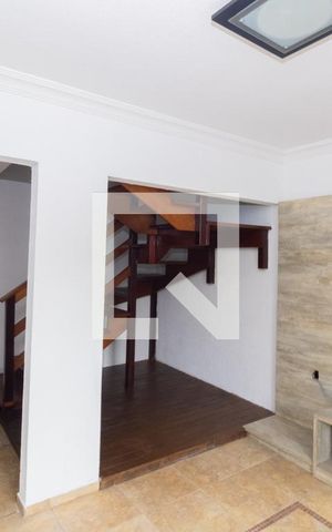 Casa à venda com 280m², 5 quartos e 6 vagasSala