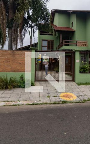 Casa à venda com 280m², 5 quartos e 6 vagasFachada