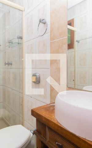 Casa à venda com 280m², 5 quartos e 6 vagasBanheiro 1