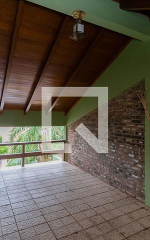 Casa à venda com 280m², 5 quartos e 6 vagasSótão