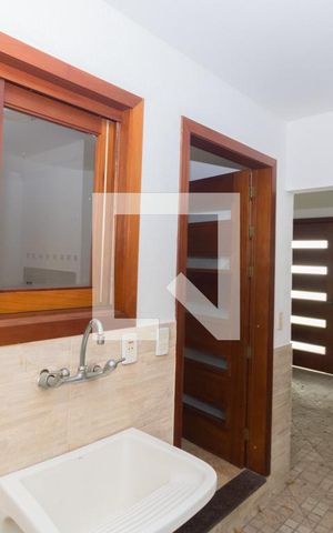 Casa à venda com 280m², 5 quartos e 6 vagasÁrea de Serviço