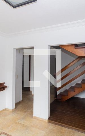 Casa à venda com 280m², 5 quartos e 6 vagasSala