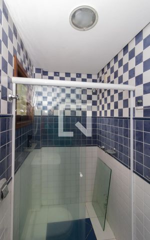 Casa à venda com 280m², 5 quartos e 6 vagasQuarto Suíte 2-Banheiro