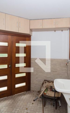 Casa à venda com 280m², 5 quartos e 6 vagasÁrea de Serviço