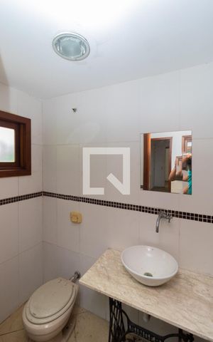Casa à venda com 280m², 5 quartos e 6 vagasBanheiro 2