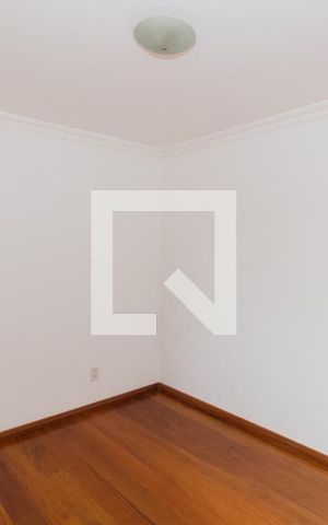 Casa à venda com 280m², 5 quartos e 6 vagasQuarto 2