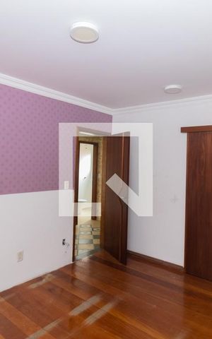 Casa à venda com 280m², 5 quartos e 6 vagasQuarto Suíte 1