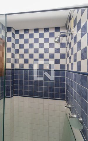 Casa à venda com 280m², 5 quartos e 6 vagasQuarto Suíte 2-Banheiro