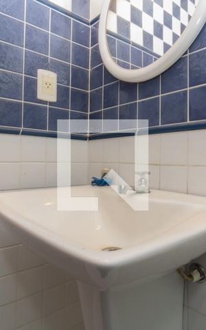 Casa à venda com 280m², 5 quartos e 6 vagasQuarto Suíte 2-Banheiro