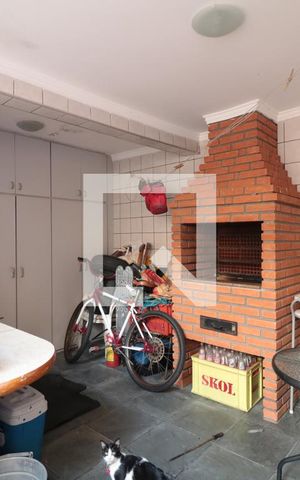 Casa à venda com 200m², 3 quartos e 2 vagasChurrasqueira