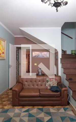 Casa à venda com 200m², 3 quartos e 2 vagasSala