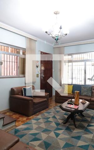 Casa à venda com 200m², 3 quartos e 2 vagasSala