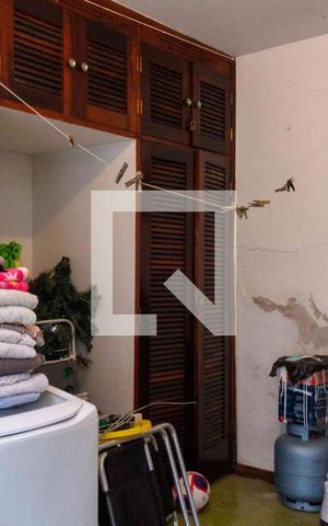 Casa para alugar com 580m², 5 quartos e 5 vagas Casa para alugar com 580m², 5 quartos e 5 vagasEscritório