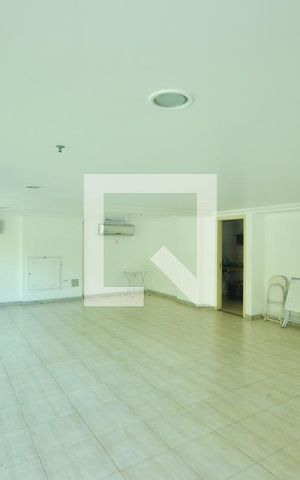Apartamento à venda com 180m², 3 quartos e 2 vagas Apartamento à venda com 180m², 3 quartos e 2 vagasÁrea comum - Salão de festas