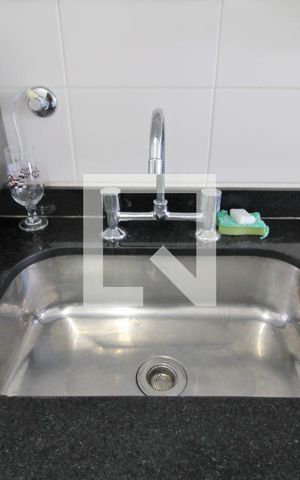 Apartamento para alugar com 67m², 2 quartos e 1 vagaPia da cozinha