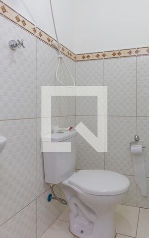 Apartamento à venda com 100m², 2 quartos e sem vaga Apartamento à venda com 100m², 2 quartos e sem vagaBanheiro de Serviço