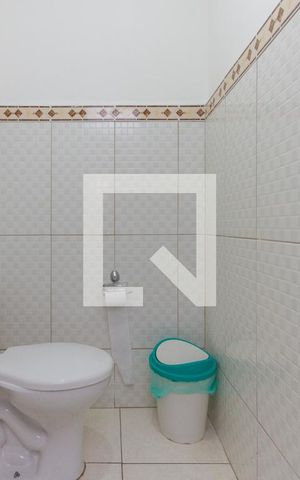 Apartamento à venda com 100m², 2 quartos e sem vaga Apartamento à venda com 100m², 2 quartos e sem vagaBanheiro de Serviço