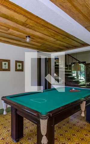 Casa de condomínio à venda com 400m², 5 quartos e 2 vagasSala