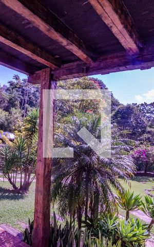 Casa de condomínio à venda com 400m², 5 quartos e 2 vagasSuíte