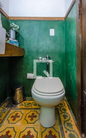 Casa de condomínio à venda com 400m², 5 quartos e 2 vagasLavabo