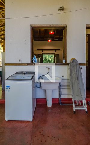 Casa de condomínio à venda com 400m², 5 quartos e 2 vagasÁrea de Serviço