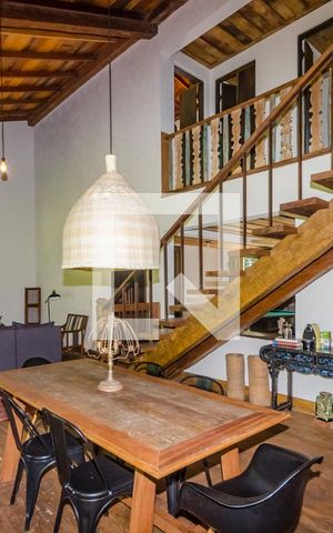 Casa de condomínio à venda com 400m², 5 quartos e 2 vagasSala