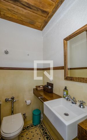Casa de condomínio à venda com 400m², 5 quartos e 2 vagasBanheiro da Suíte