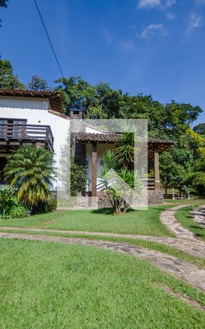 Casa de condomínio à venda com 400m², 5 quartos e 2 vagasFachada