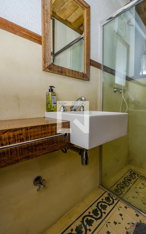 Casa de condomínio à venda com 400m², 5 quartos e 2 vagasBanheiro da Suíte