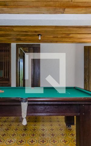 Casa de condomínio à venda com 400m², 5 quartos e 2 vagasSala